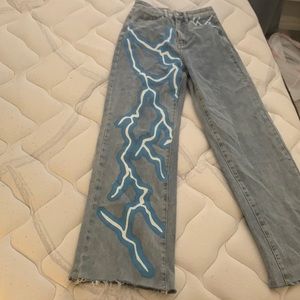 Lighting Embroidered Jeans